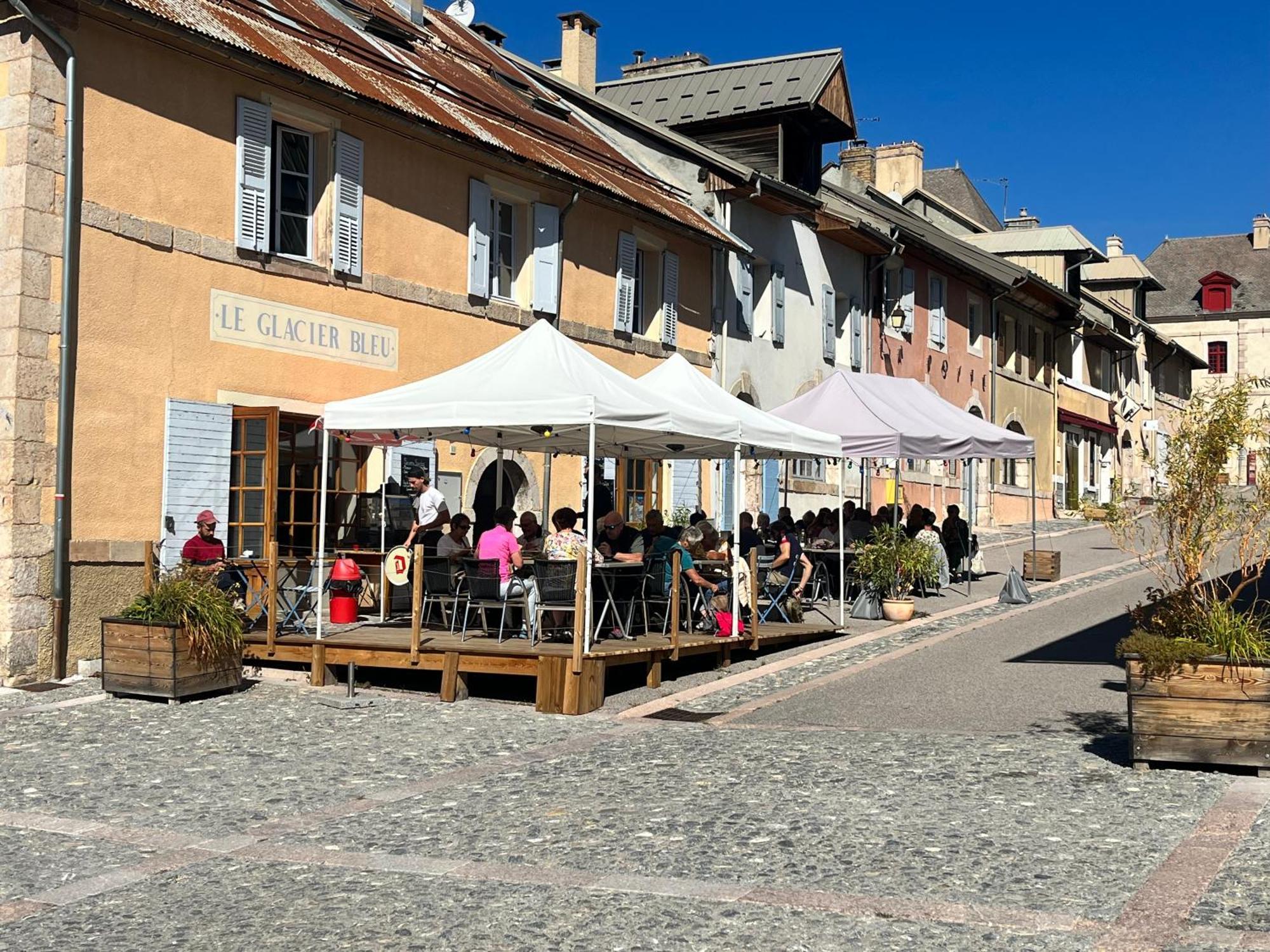 Auberge Le Glacier Bleu Mont-Dauphin Esterno foto
