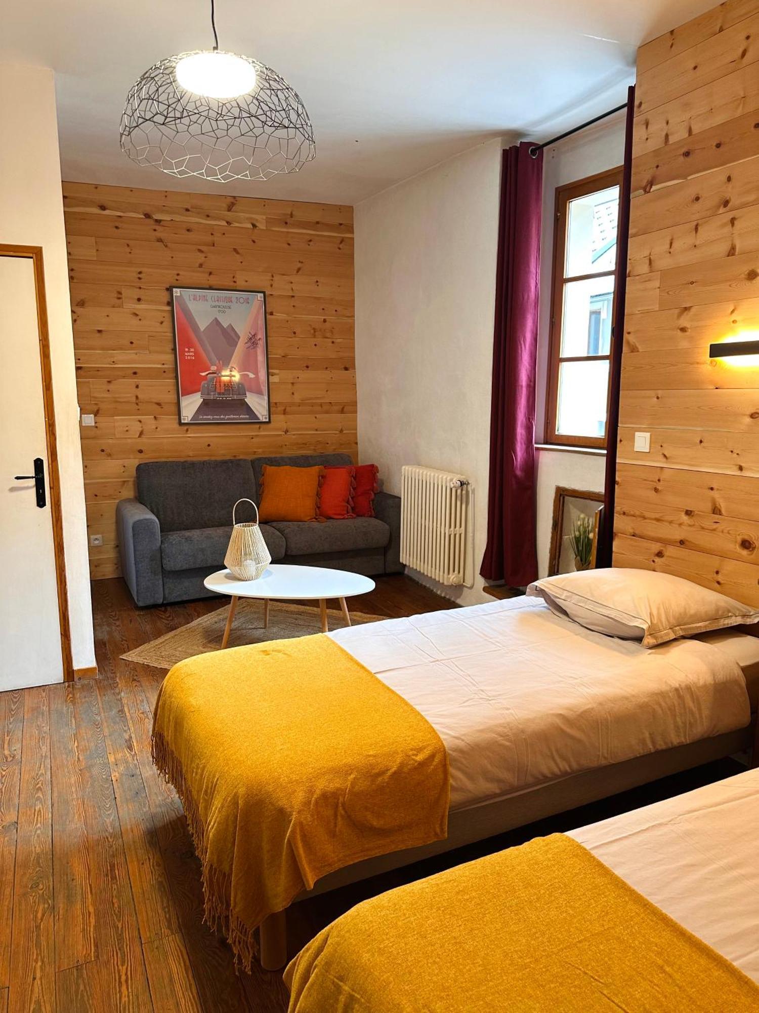 Auberge Le Glacier Bleu Mont-Dauphin Esterno foto