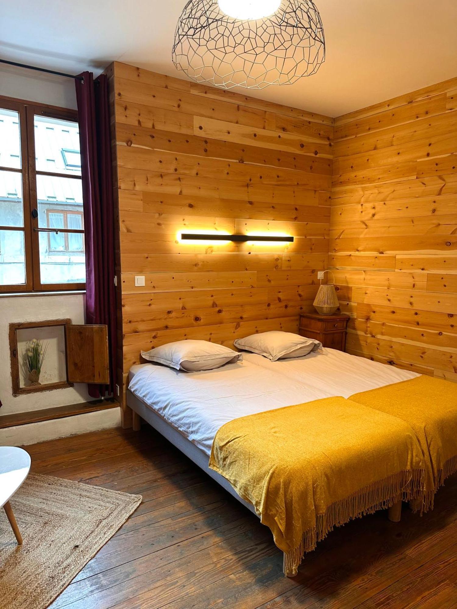 Auberge Le Glacier Bleu Mont-Dauphin Esterno foto
